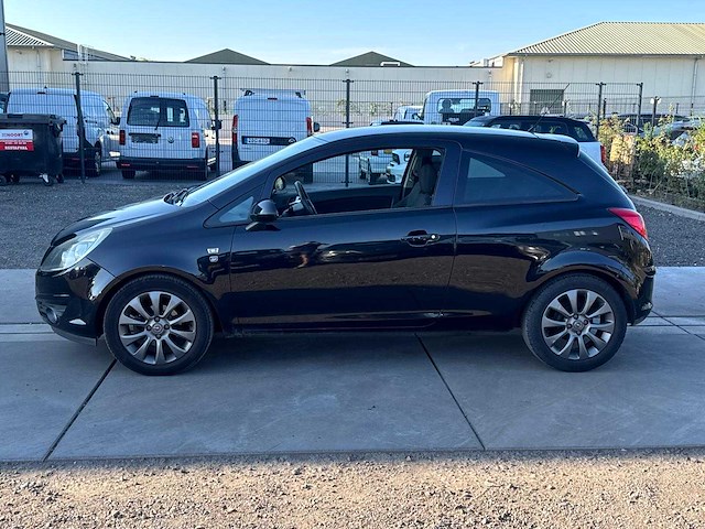 Opel - corsa - 1.2-16v 111 edition 23-lgb-5 2010 iaw - afbeelding 16 van  17
