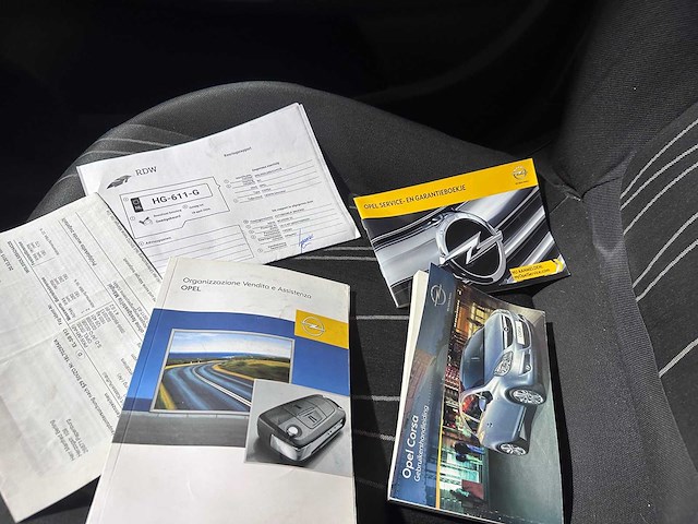 Opel - corsa - 1.2-16v essentia - hg-611-g - afbeelding 11 van  19