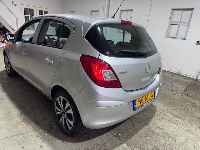 Opel - corsa - 1.2-16v essentia - hg-611-g - afbeelding 13 van  19