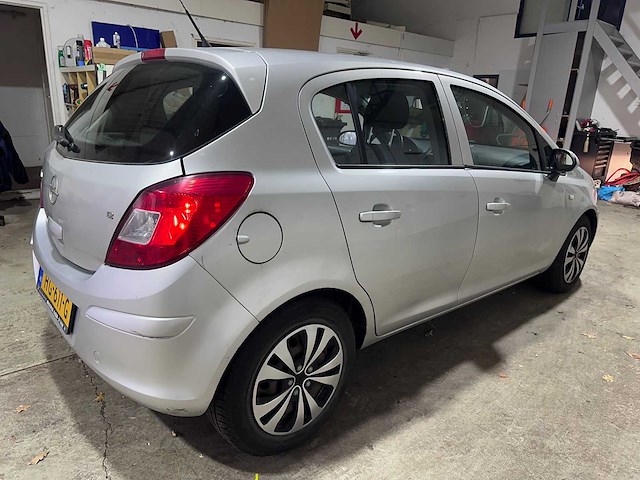 Opel - corsa - 1.2-16v essentia - hg-611-g - afbeelding 15 van  19