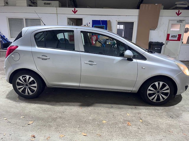 Opel - corsa - 1.2-16v essentia - hg-611-g - afbeelding 16 van  19