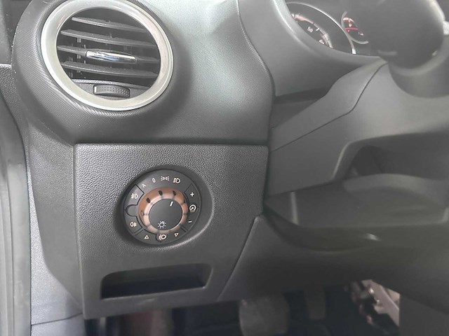 Opel - corsa - 1.2-16v sport automaat- (voorheen 5-tpv-94)- 2008 - afbeelding 2 van  13