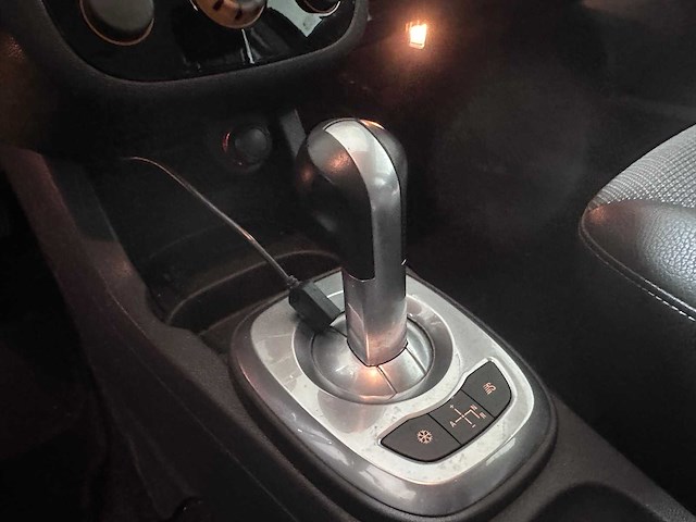 Opel - corsa - 1.2-16v sport automaat- (voorheen 5-tpv-94)- 2008 - afbeelding 3 van  13