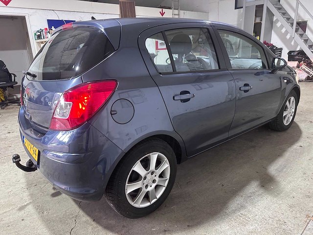 Opel - corsa - 1.2-16v sport automaat- (voorheen 5-tpv-94)- 2008 - afbeelding 9 van  13