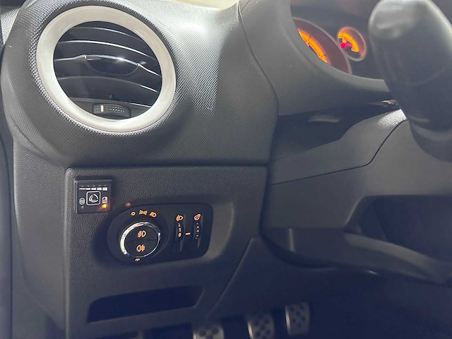 Opel - corsa - 1.2 ecof. cl.ed. lpg - 76-svl-8 - afbeelding 4 van  18