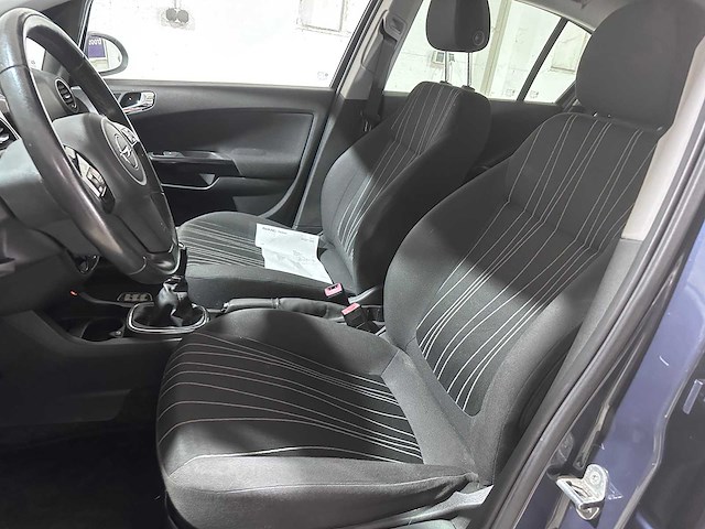 Opel - corsa - 1.4-16v 111 edition - 17-lll-9- 2010 - afbeelding 7 van  18