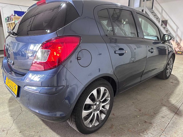 Opel - corsa - 1.4-16v 111 edition - 17-lll-9- 2010 - afbeelding 13 van  18