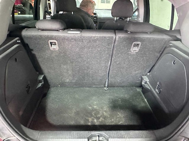 Opel - corsa - 1.4-16v 111 edition - 98-lkj-5- 2010 - afbeelding 7 van  18