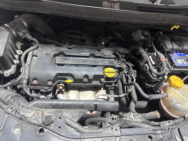 Opel - corsa - 1.4-16v 111 edition - 98-lkj-5- 2010 - afbeelding 10 van  18