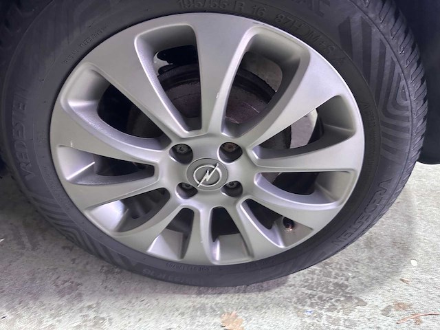 Opel - corsa - 1.4-16v 111 edition - 98-lkj-5- 2010 - afbeelding 7 van  15