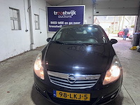 Opel - corsa - 1.4-16v 111 edition - 98-lkj-5- 2010 - afbeelding 12 van  15