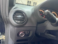 Opel - corsa - 1.4-16v 111 edition - 98-lkj-5- 2010 - afbeelding 3 van  17