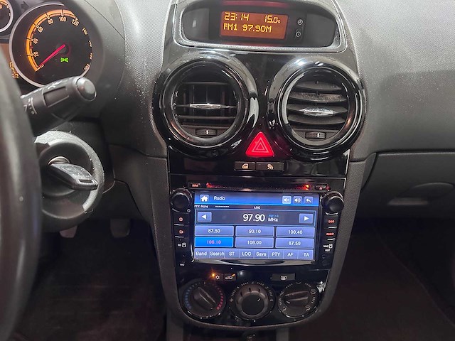 Opel - corsa - 1.4-16v 111 edition - 98-lkj-5- 2010 - afbeelding 4 van  17