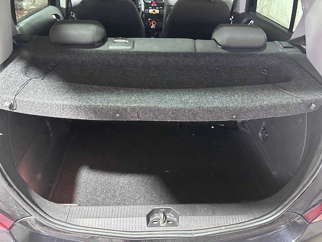 Opel - corsa - 1.4-16v 111 edit.lpg - 32-lsx-2 - afbeelding 9 van  19