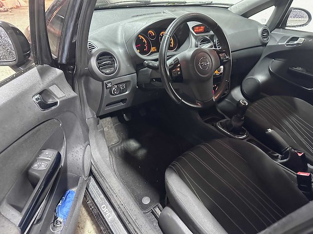 Opel - corsa - 1.4-16v 111 edit.lpg - 32-lsx-2 - afbeelding 18 van  19