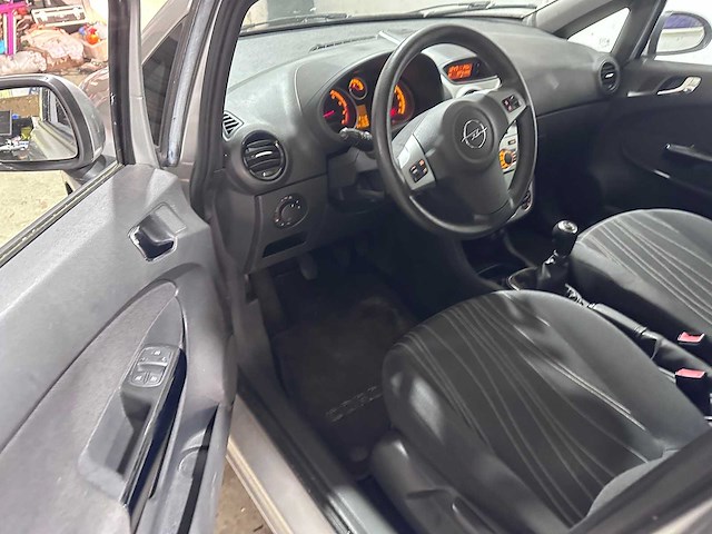 Opel - corsa - 1.4-16v business - 80-jrb-7 - afbeelding 16 van  17