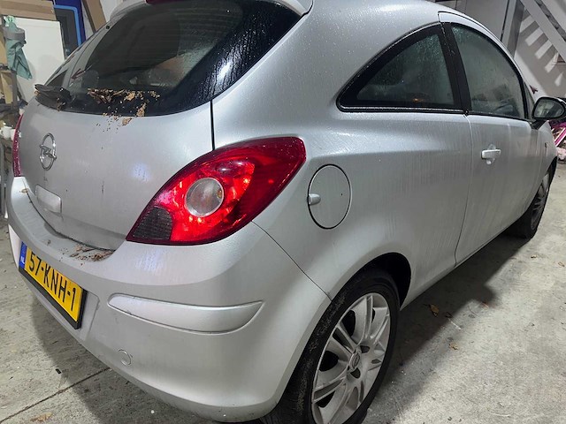 Opel - corsa - 1.4-16v cosmo - 57-knh-1 - afbeelding 15 van  19
