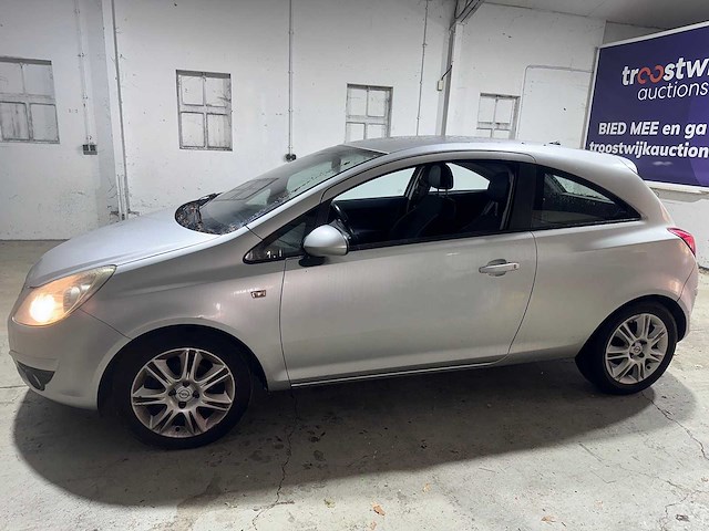 Opel - corsa - 1.4-16v cosmo - 57-knh-1 - afbeelding 12 van  19