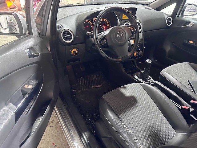 Opel - corsa - 1.4-16v cosmo - 57-knh-1 - afbeelding 19 van  19