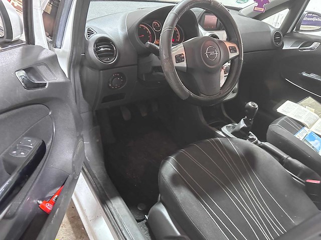 Opel - corsa - 1.4-16v cosmo - pg-272-s- 2009 - afbeelding 5 van  6