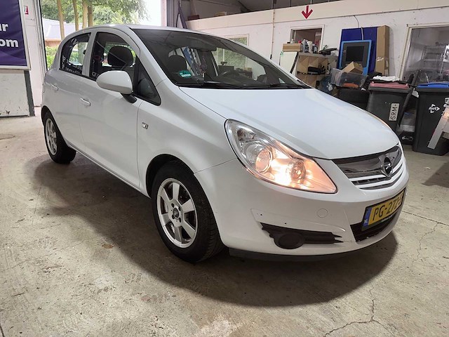 Opel - corsa - 1.4-16v cosmo - pg-272-s- 2009 - afbeelding 13 van  19