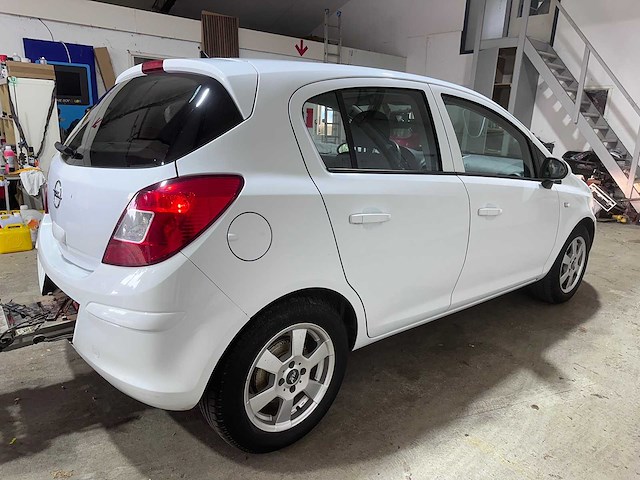 Opel - corsa - 1.4-16v cosmo - pg-272-s- 2009 - afbeelding 12 van  19