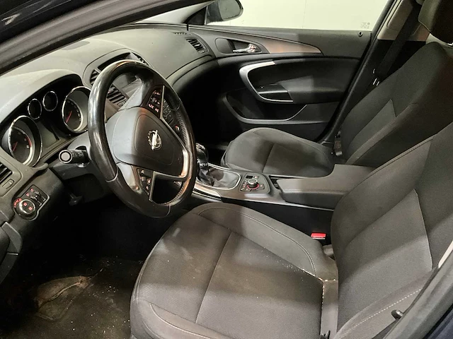 Opel - insignia - sports tourer - 1.6 t business - personenauto - 2009 - afbeelding 2 van  5