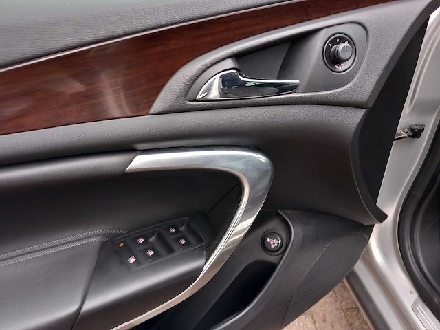 Opel - insignia sports tourer - 2.0 turbo cosmo - personenauto - afbeelding 18 van  20