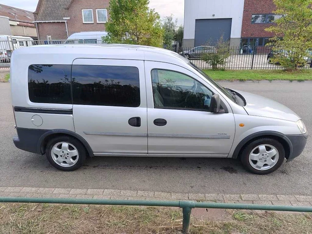 Opel - tour benzine/lpg - 1.6 comfort - 82-ll-kl - afbeelding 15 van  17