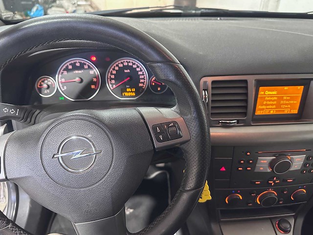 Opel - vectra gts - 1.8-16v business - 75-jlz-7 - afbeelding 2 van  21