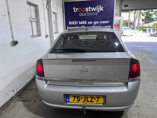 Opel - vectra gts - 1.8-16v business - 75-jlz-7 - afbeelding 16 van  21