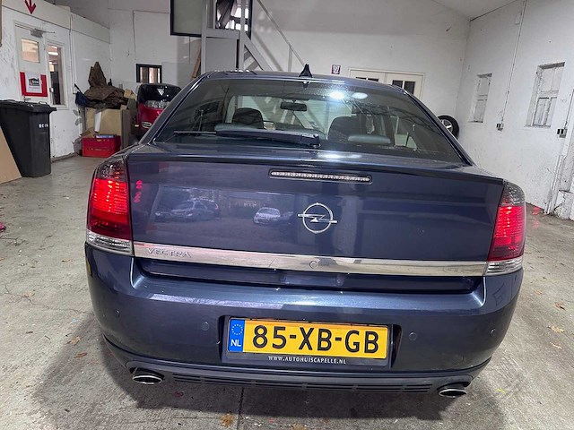 Opel - vectra gts - 2.2-16v sport - 85-xb-gb - afbeelding 14 van  19