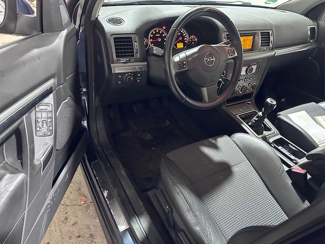 Opel - vectra gts - 2.2-16v sport - 85-xb-gb - afbeelding 18 van  19