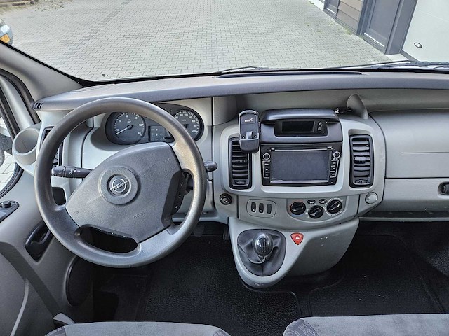 Opel - vivaro - 2.5 cdti l1h1 crewcab - car - 2006 - afbeelding 10 van  17