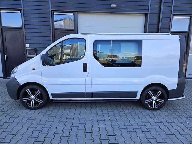 Opel - vivaro - 2.5 cdti l1h1 crewcab - car - 2006 - afbeelding 1 van  17