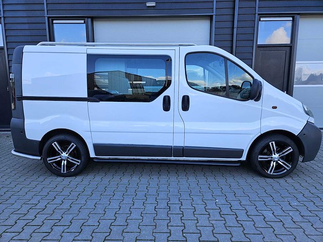 Opel - vivaro - 2.5 cdti l1h1 crewcab - car - 2006 - afbeelding 12 van  17