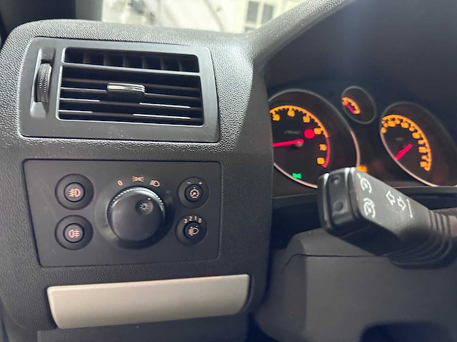 Opel - zafira - 1.6 temptation - 20-sfv-6 - afbeelding 4 van  16