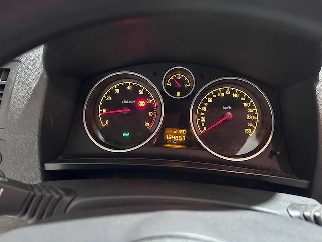 Opel - zafira - 1.8 enjoy - 86-tn-gl - afbeelding 2 van  17