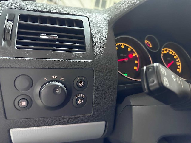 Opel - zafira - 1.8 enjoy - 86-tn-gl - afbeelding 4 van  17