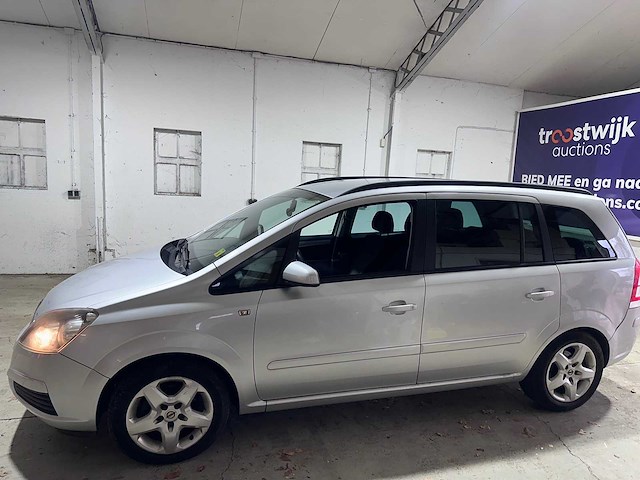 Opel - zafira - 1.8 enjoy - 86-tn-gl - afbeelding 10 van  17