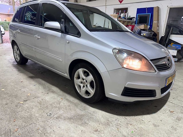 Opel - zafira - 1.8 enjoy - 86-tn-gl - afbeelding 14 van  17