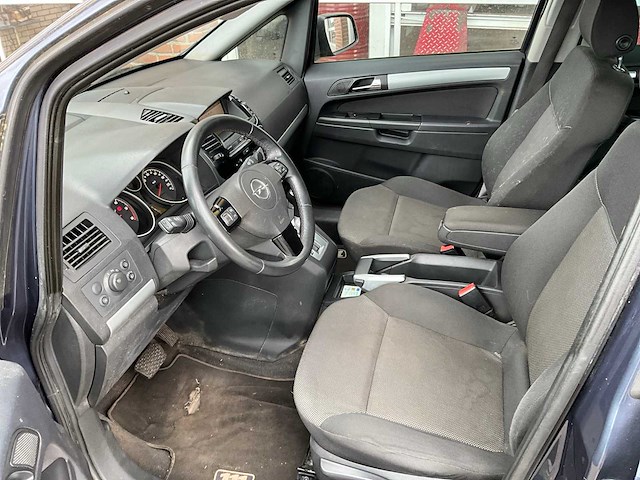 Opel - zafira - 1.9 cdti cosmo - automaat - personenauto - 2010 - afbeelding 4 van  24