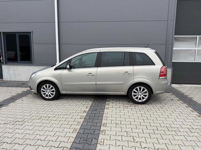 Opel - zafira - 1.9 cdti cosmo - personenauto - 2007 - afbeelding 12 van  27