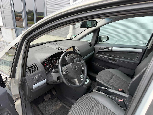 Opel - zafira - 1.9 cdti cosmo - personenauto - 2007 - afbeelding 27 van  27