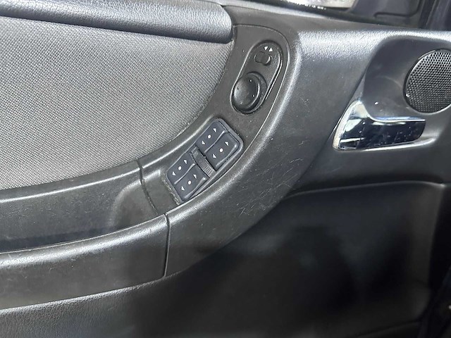 Opel - zafira - 2.2-16v elegance - 49-jp-ln - afbeelding 3 van  21