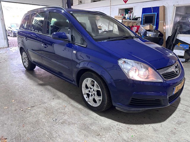 Opel - zafira - 2.2 enjoy - 32-tk-lv - afbeelding 16 van  18