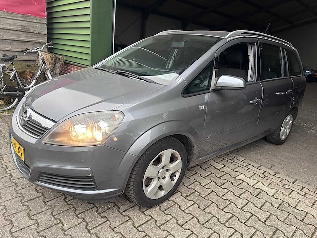 Opel - zafira - 2.2 executive - 55-tn-kv - afbeelding 1 van  8