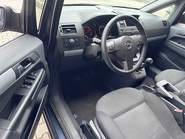 Opel - zafira - 2.2 temptation - 46-zf-kd - afbeelding 7 van  9