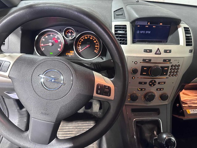 Opel - zafira - 2.2 temptation 7 p- 89-gfz-9 - afbeelding 2 van  13