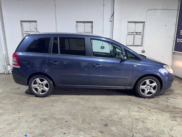 Opel - zafira - 2.2 temptation 7 p- 89-gfz-9 - afbeelding 12 van  13